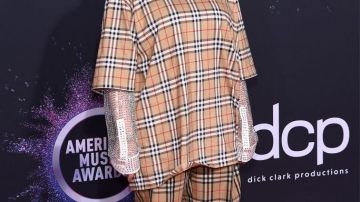 Bvlgari Serpenti Ring worn by Billie Eilish on 2019 American Music Awards red carpet