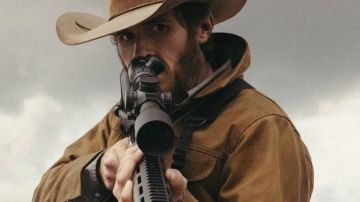 Brown jacket worn by Lee Dutton (Dave Annable) as seen in Yellowstone (Season 1 Episode 1)