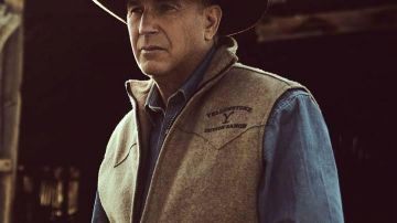 Yellowstone Dutton Ranch Vest worn by John Dutton (Kevin Costner) in Yellowstone Wardrobe (Season 2 Episode 4)