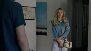 Bandoulière en Cuir Blanc Sac à main porté par Cassandra (Carey Mulligan) dans la garde-robe de la Jeune Femme Promettrice