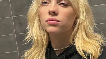 Travis Scott x Nike NRG AG Utility Hoodie Black porté par Billie Eilish sur son compte Instagram