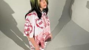 Blohsh Mom ❤ Ssweatpants worn by Billie Eilish on the Instagram account of @blohsh