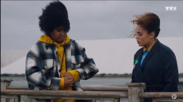 Surchemise oversize à carreaux porté par Louane (Sydney Cadot-Sambosi) dans Ici tout commence (Episode 42)