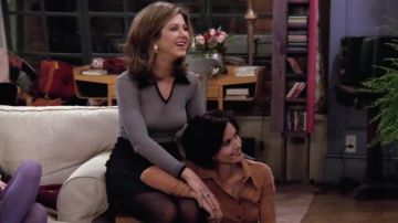 The grey top worn by Rachel Green (Jennifer Aniston) in the series Friends (S04E21)