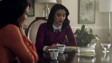 Robe portée par Veronica Lodge (Camila Mendes) dans Riverdale (S01E09)