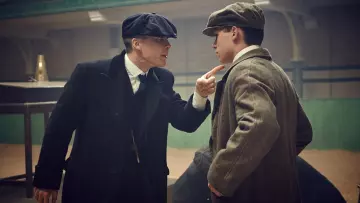 Black Overcoat worn by Thomas Shelby (Cillian Murphy) in Peaky Blinders S02E03