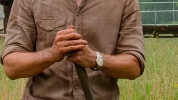 La montre Kenneth Cole portée par Rick Grimes (Andrew Lincoln) dans la série The Walking Dead (Saison 9 Épisode 2)