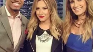 Manteau portée par Ashley Tisdale dans E! News
