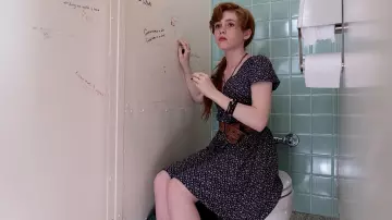 Button Up Floral Dress of Beverly Marsh (Sophia Lillis) in It