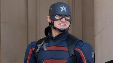 Captain America costume Jacket worn by John Walker (Wyatt Russell) in The Falcon and the Winter Soldier (S01E06)