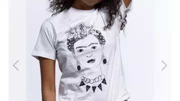 Frida Tee worn by Erica Vandross Zoey Deutch in Flower 