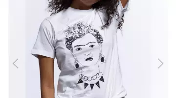 Frida Tee worn by Erica Vandross Zoey Deutch in Flower 