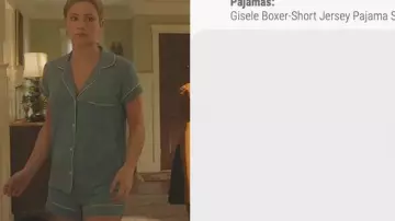 Pyjama bleu ciel porté par Betty Cooper (Lili Reinhart) dans Riverdale (S05E09)