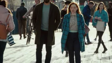 Blue plaid coat of Zoey (Jane Levy) in Zoey and her incredible Playlist (S02E13)
