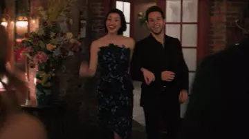 Dress of Rose Williams (Katie Findlay) in Zoey and her incredible Playlist (S02E13)