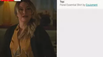 Blusa amarilla mostaza con flores usada por Alice Cooper (Mädchen Amick) en Riverdale (S05E05)