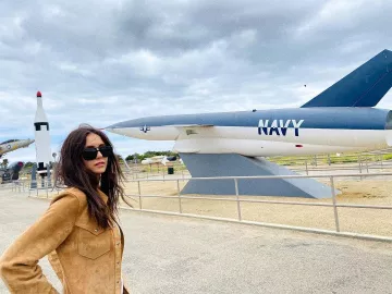 Gafas de sol de Nina Dobrev en la cuenta de Instagram de @nina