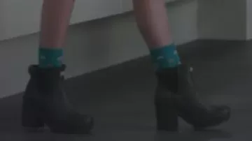 svømme sekundær Tilkalde Ankle boots Christian Louboutin worn by Emily Nelson (Blake Lively) in the  film The Shadow of Emily | Spotern
