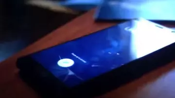 Smartphone used by Peter Parker (Tom Holland) as seen in Spi­der-Man: Far from Home