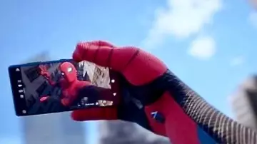 The phone that of Peter Parker / Spider-Man (Tom Holland) uses  in Spider-Man: Far From Home