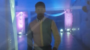 La chemise color block pastel Ralph Lauren portée par Polo Benavent (Álvaro Rico dans la série Élite (Saison 1 Épisode 8)