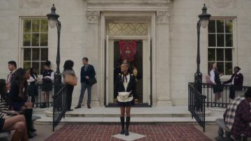 Louis Vuitton New Wave Sac Banane Blanche-Neige en Cuir de Veau avec Or-ton porté par Julien Calloway (Jordan Alexander) comme on le voit dans Gossip Girl (S01E05)