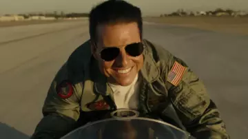 Солнцезащитные очки Pilot Aviator, которые носил Маверик (Том Круз), в фильме «Лучший стрелок: Маверик»