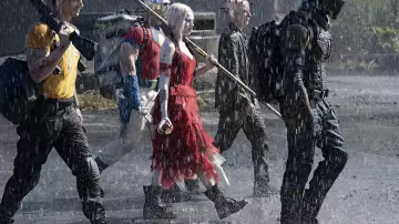 Botas negras usadas por Harley Quinn (Margot Robbie) en la película The Suicide Squad