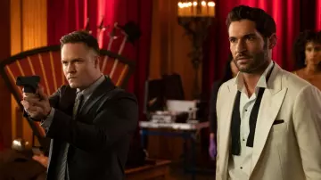 White tuxedo jacket worn by Lucifer Morningstar (Tom Ellis) in Lucifer TV series (Season 6)