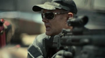 Wiley X aviator sunglasses worn by Martin (Garret Dillahunt) in Army of the Dead