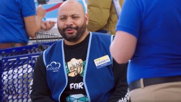 Diamond Supply Co. Chandail porté par Garrett (Colton Dunn) dans Superstore séries TV (S04E07)