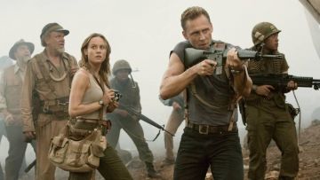 Messenger bag worn by Mason Weaver (Brie Larson) as seen in Kong: Skull Is­land movie