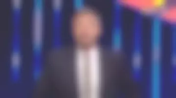 La cravate dorée à motifs de Olivier Minne dans l'émission Tout le monde à son mot à dire