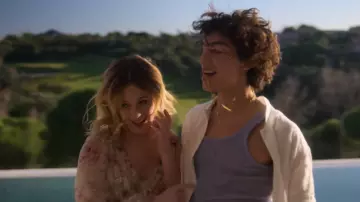 Lilac Tank top worn by Valerio (Jorge López) in Elite TV series (S02E02)