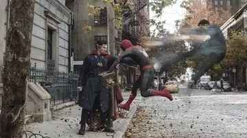 Costume cosplay worn by Doctor Strange (Benedict Cumberbatch) as seen in Spider-Man: No Way Home movie