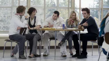 The heeled shoes of Rosalie Hale (Nikki Reed) in Twilight chapter 1: Fascination