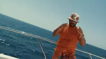 Le bob imprimé Versace porté par Lacrim dans le clip Jour de paye de Rimkus feat. Koba LaD