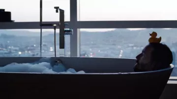 Bath Ducky utilisé par Neo (Keanu Reeves) comme on le voit dans le film Matrix Resurrections