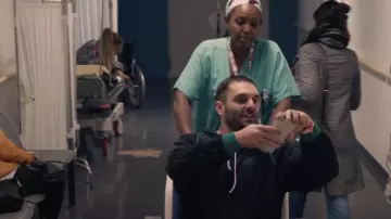 Le sweatshirt à capuche porté par Yann Caron (Pio Marmaï) dans le film La fracture