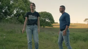 Le pantalon en jean Levi's porté par Zoe Marconi (Grace Van Patten) comme on le voit dans Nine Perfect Strangers (S01E07) garde-robe de la série TV