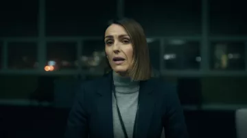 Theory Carissa Blazer in Good Wool worn by DCI Amy Silva (Suranne Jones) as seen in Vigil (Season 1 Episode 1)
