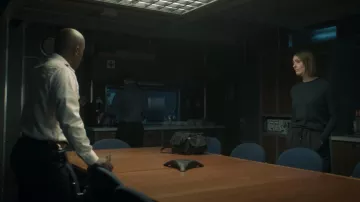 Theory Karenia Cashmere Jumper, Black worn by DCI Amy Silva (Suranne Jones) as seen in Vigil (S01E03)