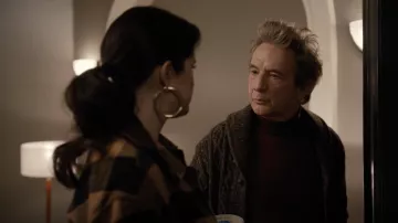 Jennifer Fisher 2" Samira gold-plated hoop earrings worn by Mabel Mora (Selena Gomez) as seen in Only Murders in the Building (S01E04)