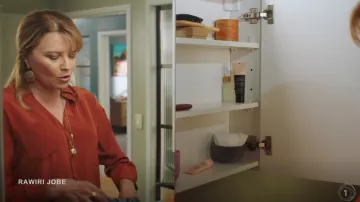 Sportscraft silk shirt worn by Alexa Crowe (Lucy Lawless) as seen in My Life Is Murder TV series (S02E06)