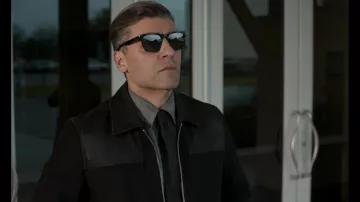 Saint Laurent Sl 281 Slim sunglasses in black worn by William Tell (Oscar Isaac) as seen in The Card Counter movie