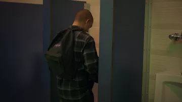 JanSport Sac à dos porté par Cesar Diaz (Diego Tinoco) comme on le voit dans Sur Mon Bloc de la série TV garde-robe (Saison 4 Épisode 1)