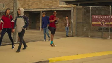 Nike Air Force 1 'Black History Month' Baskets portées par Jamal Turner (Brett Gray) comme on le voit dans Sur Mon Bloc (S04E01)