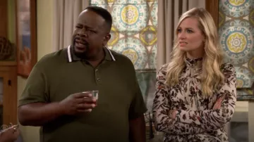 Reiss Bobby Floral Long Sleeve Dress worn by Gemma (Beth Behrs) as seen in The Neighborhood wardrobe (Season 4 Episode 3)