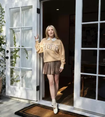 Sudadera de algodón Sandro Hope usada por Emma Roberts en su cuenta de Instagram @emmaroberts