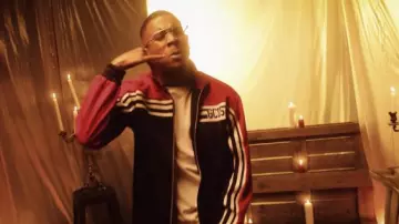 La veste zippée GCDS portée par Timal dans son clip Fuego